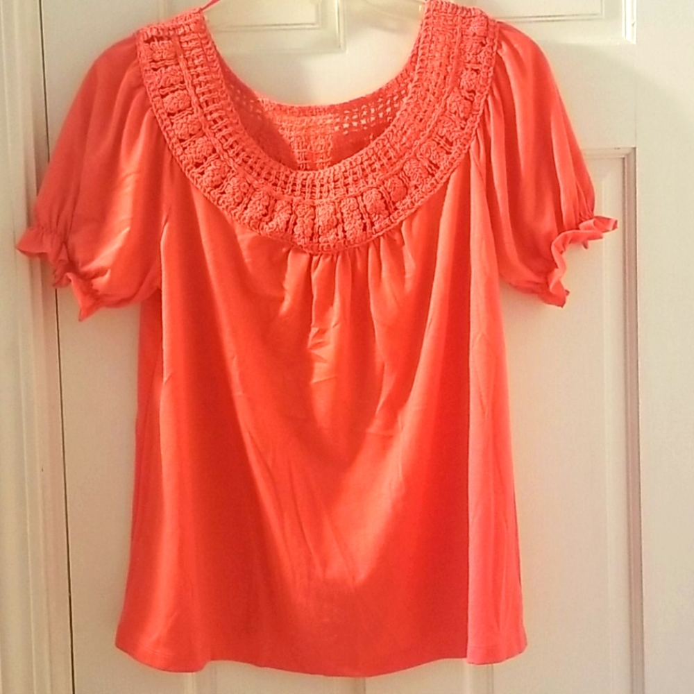 Studio Petites coral top